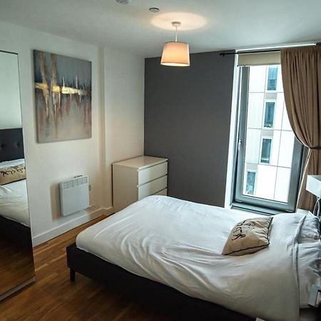Hallsphere - Stunning Apartment Salford Quays Manchester Kültér fotó