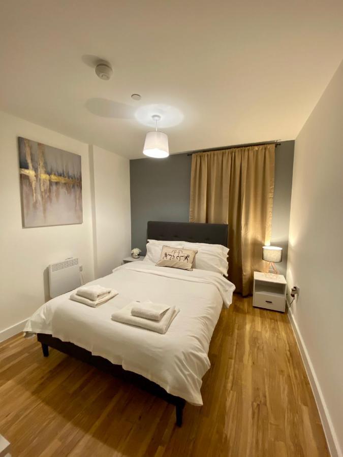 Hallsphere - Stunning Apartment Salford Quays Manchester Kültér fotó
