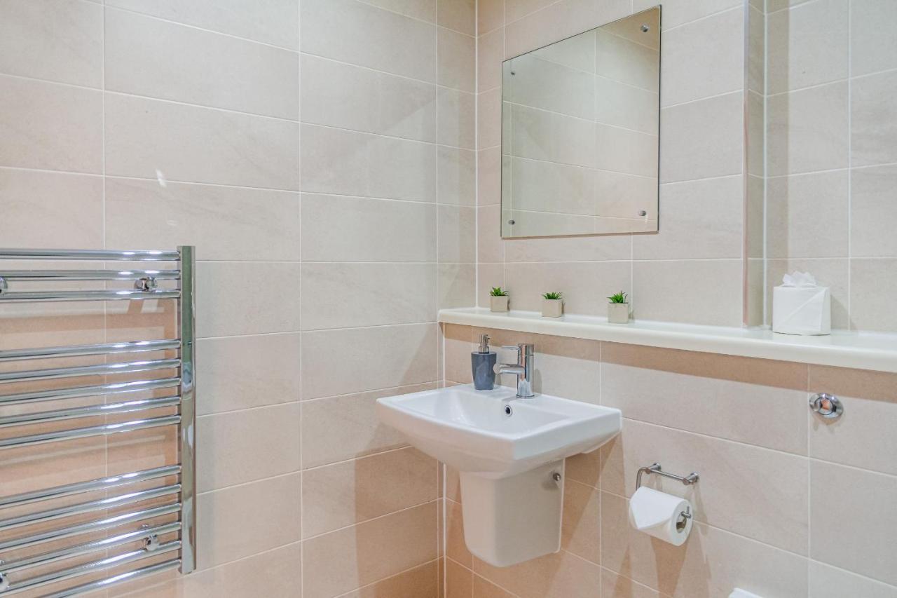 Hallsphere - Stunning Apartment Salford Quays Manchester Kültér fotó