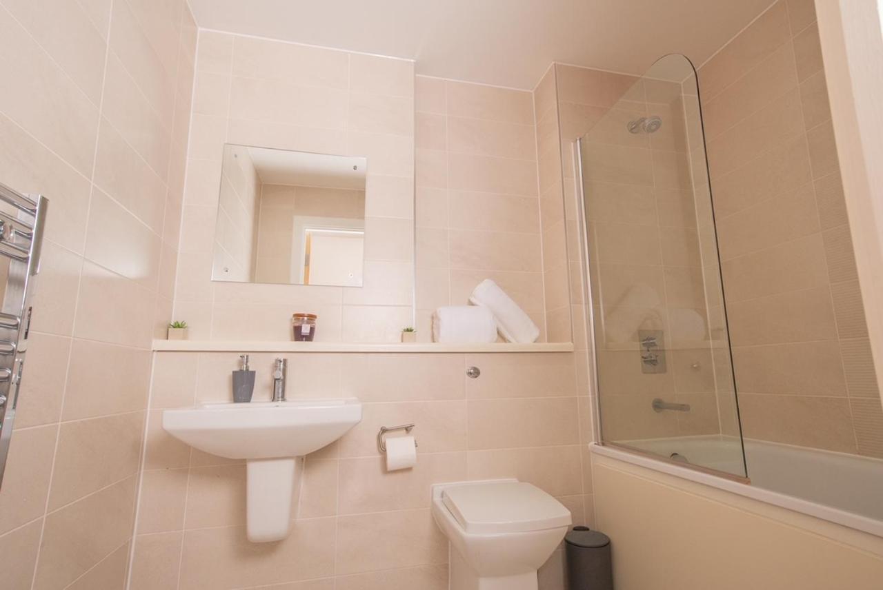 Hallsphere - Stunning Apartment Salford Quays Manchester Kültér fotó