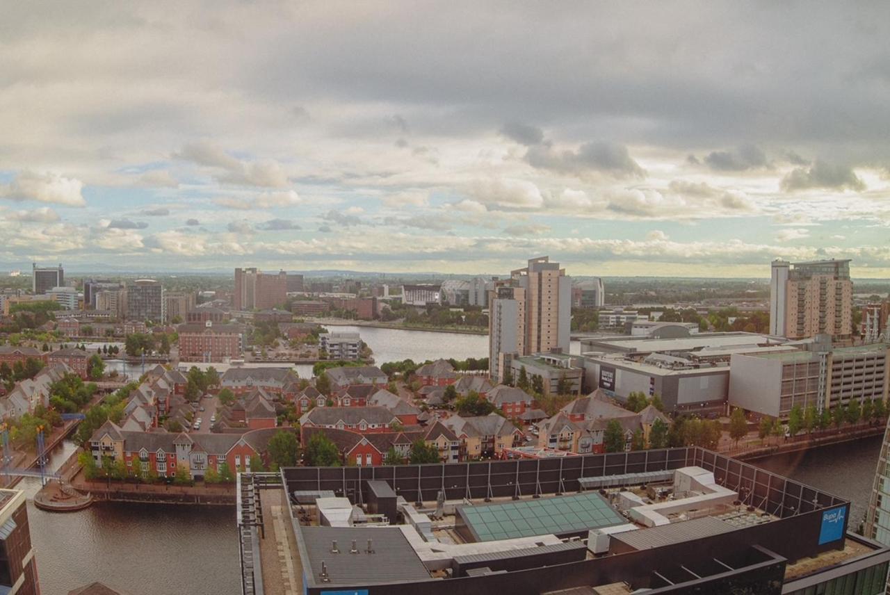 Hallsphere - Stunning Apartment Salford Quays Manchester Kültér fotó