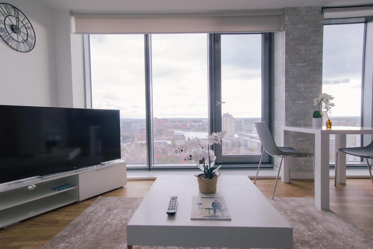 Hallsphere - Stunning Apartment Salford Quays Manchester Kültér fotó