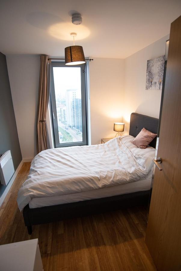 Hallsphere - Stunning Apartment Salford Quays Manchester Kültér fotó