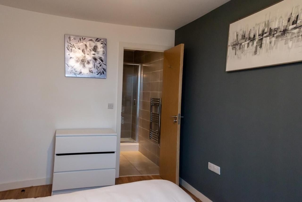 Hallsphere - Stunning Apartment Salford Quays Manchester Kültér fotó